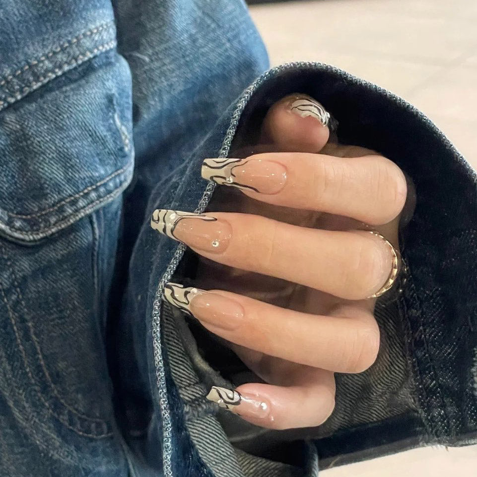 Kendall's Style Prints Tips Press-On Nails