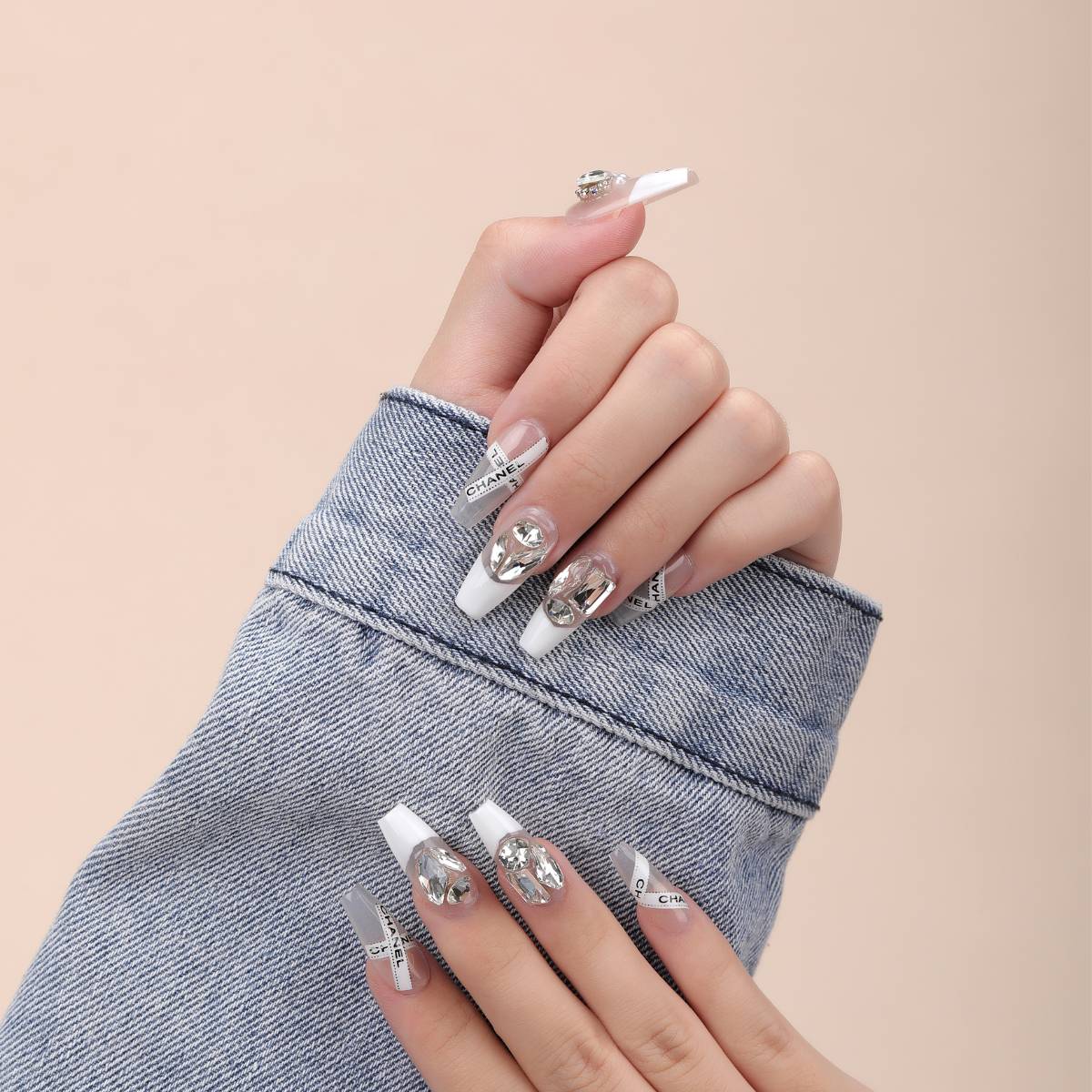 Blanc Brilliance 3D Press-On Nails